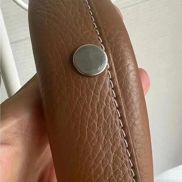 Tods Leather Hobo Bag in EUC - Picture 9 of 13